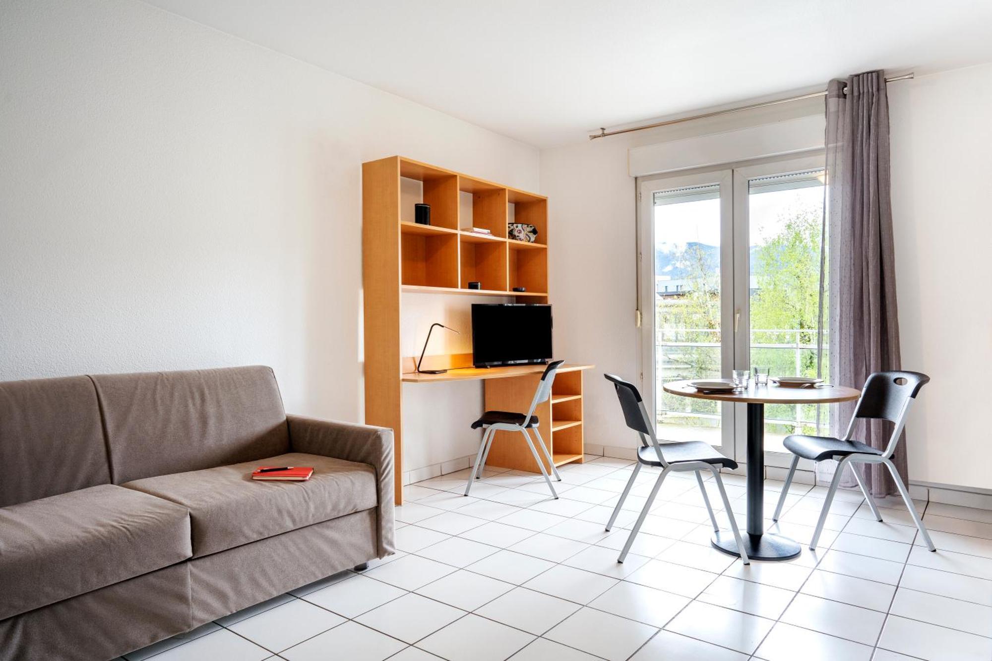 Sejours & Affaires Annecy Le Pont Neuf Aparthotel Cran-Gévrier Exterior foto